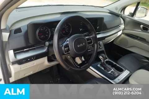 More photos of 2024 Kia Carnival LX at ALM Hyundai Lumberton, NC