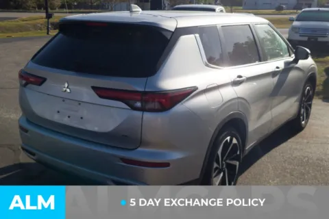 More photos of 2024 Mitsubishi Outlander SE at ALM Hyundai Lumberton, NC