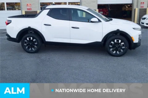 More photos of 2025 Hyundai Santa Cruz SE at ALM Hyundai Lumberton, NC