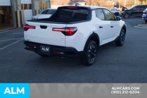 More photos of 2025 Hyundai Santa Cruz SE at ALM Hyundai Lumberton, NC