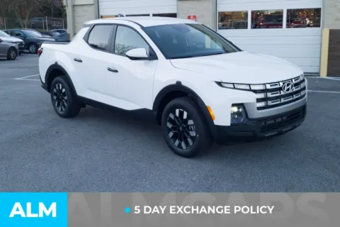 More photos of 2025 Hyundai Santa Cruz SE at ALM Hyundai Lumberton, NC