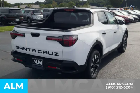 More photos of 2025 Hyundai Santa Cruz SEL at ALM Hyundai Lumberton, NC
