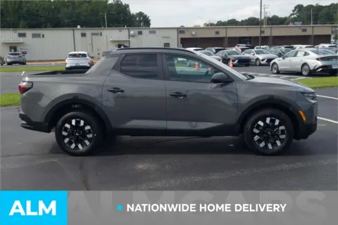 More photos of 2025 Hyundai Santa Cruz SEL at ALM Hyundai Lumberton, NC