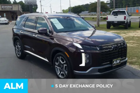More photos of 2024 Hyundai Palisade Limited at ALM Hyundai Lumberton, NC