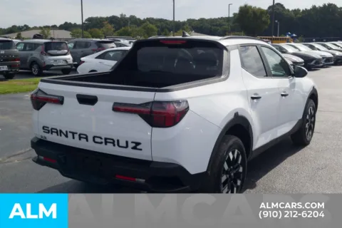 More photos of 2025 Hyundai Santa Cruz SEL at ALM Hyundai Lumberton, NC