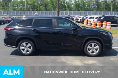 More photos of 2023 Toyota Highlander L at ALM Hyundai Lumberton, NC