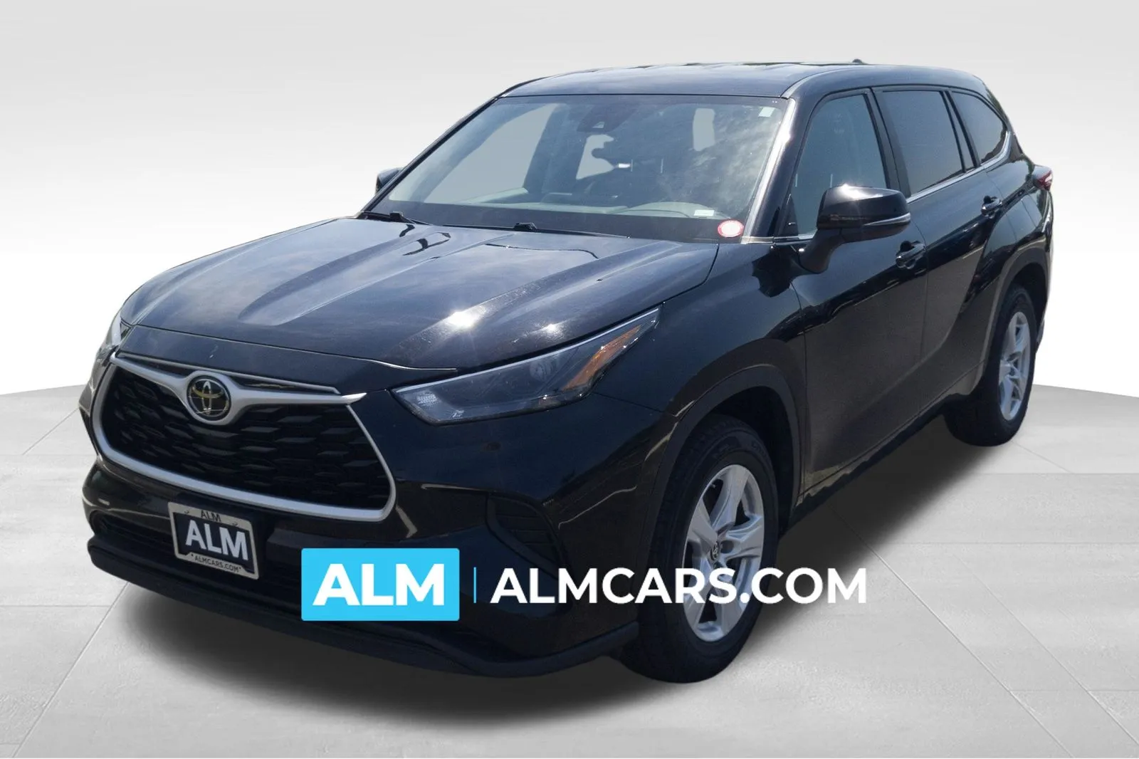 Black 2023 Toyota Highlander L for sale in Lumberton, NC