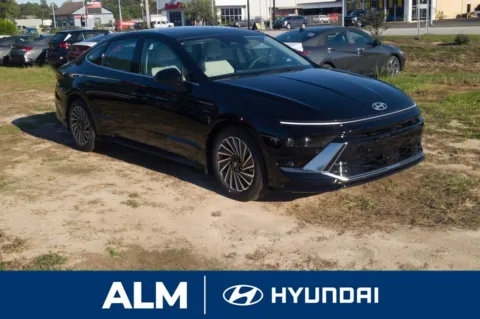 Another view of 2026 Hyundai Sonata Hybrid Limited for sale in Lumberton, NC at ALM Hyundai Lumberton