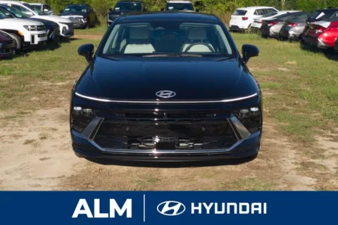 Photos of 2026 Hyundai Sonata Hybrid Limited for sale in Lumberton, NC at ALM Hyundai Lumberton