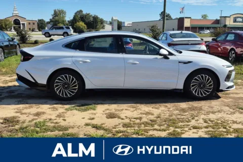 More photos of 2026 Hyundai Sonata Hybrid Limited at ALM Hyundai Lumberton, NC