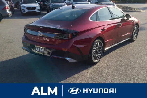More photos of 2025 Hyundai Sonata Hybrid SEL at ALM Hyundai Lumberton, NC