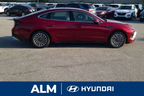 Another view of 2025 Hyundai Sonata Hybrid SEL for sale in Lumberton, NC at ALM Hyundai Lumberton