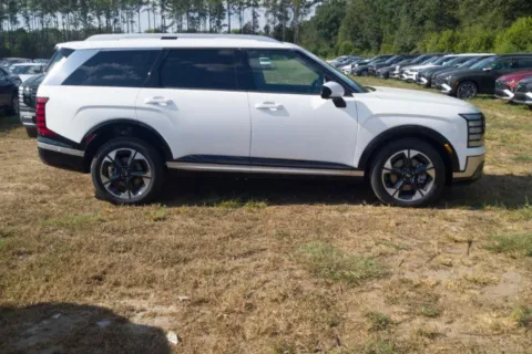 More photos of 2026 Hyundai Palisade Hybrid Limited at ALM Hyundai Lumberton, NC