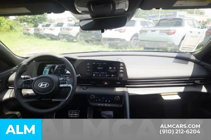 2025 Hyundai Elantra SEL - Photo 18