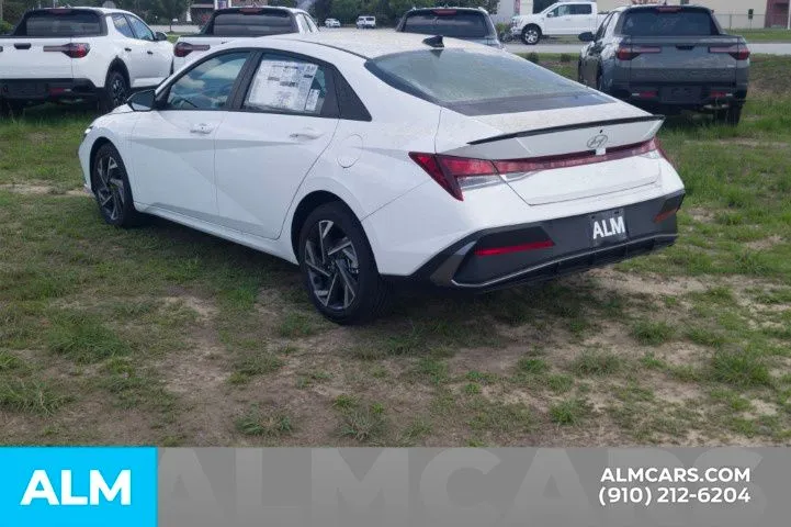 2025 Hyundai Elantra SEL - Photo 8