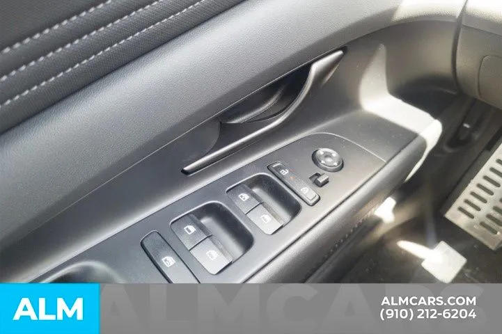 2025 Hyundai Elantra SEL - Photo 27