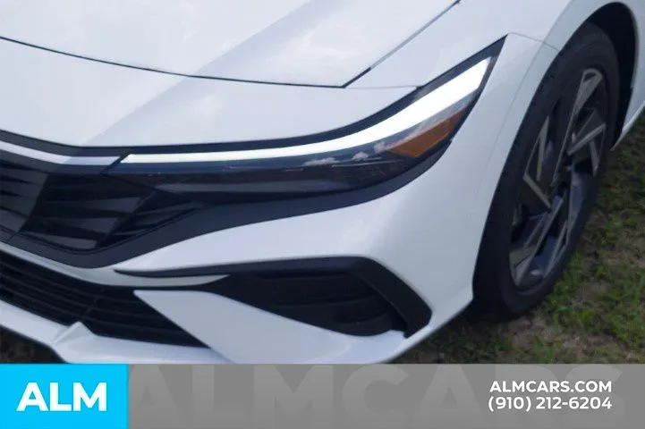 2025 Hyundai Elantra SEL - Photo 10