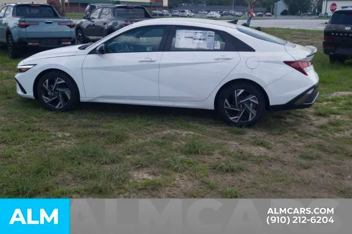 2025 Hyundai Elantra SEL - Photo 9