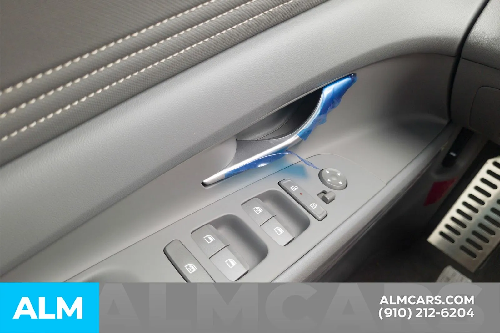 2025 Hyundai Elantra SEL - Photo 28