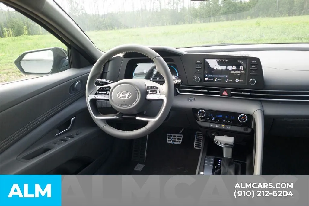 2025 Hyundai Elantra SEL - Photo 19