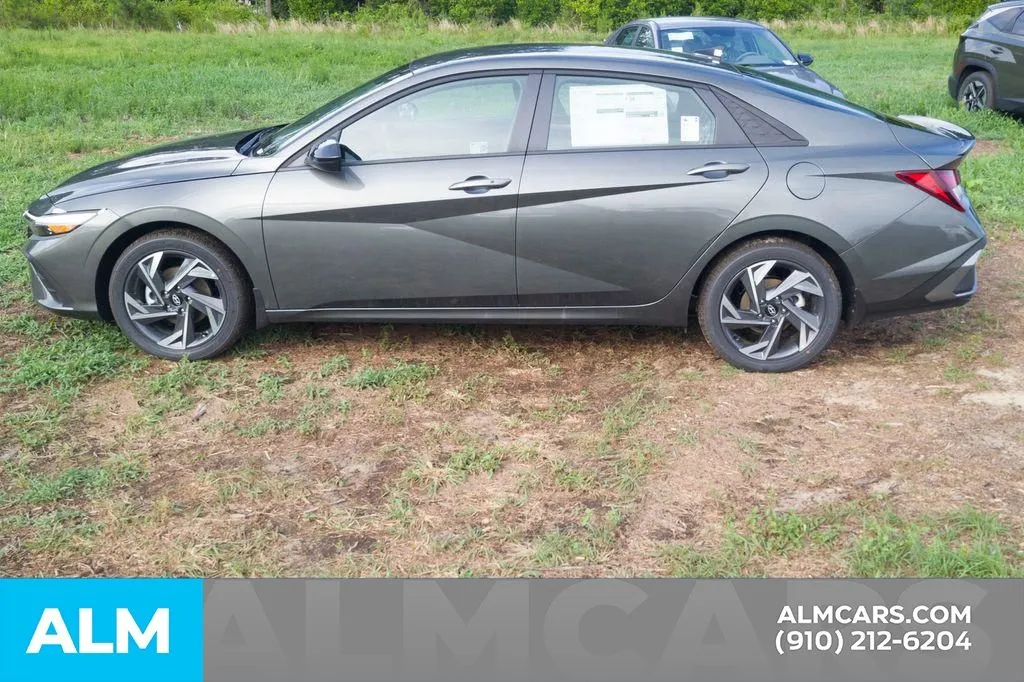 2025 Hyundai Elantra SEL - Photo 9