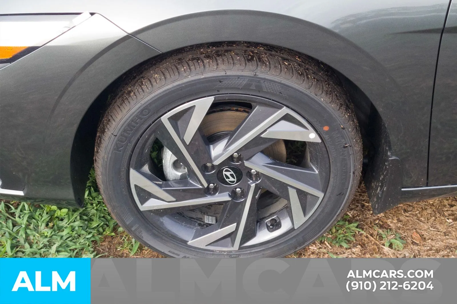 2025 Hyundai Elantra SEL - Photo 11