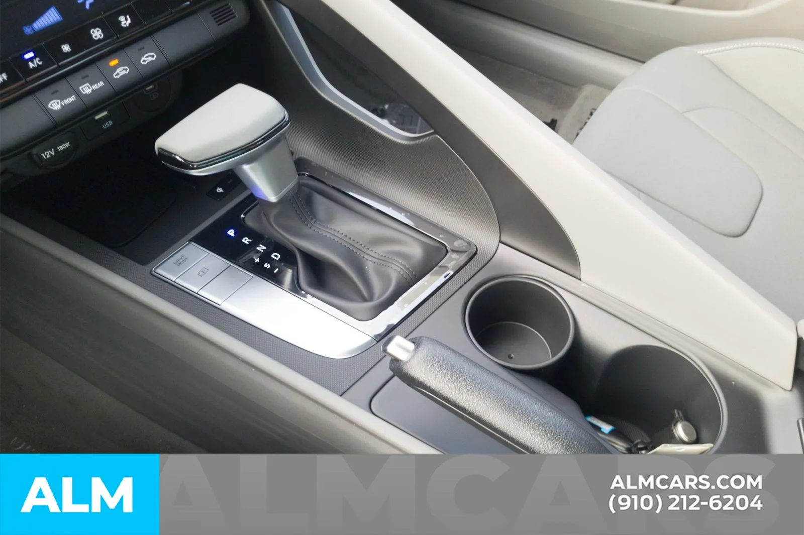 2025 Hyundai Elantra SEL - Photo 22