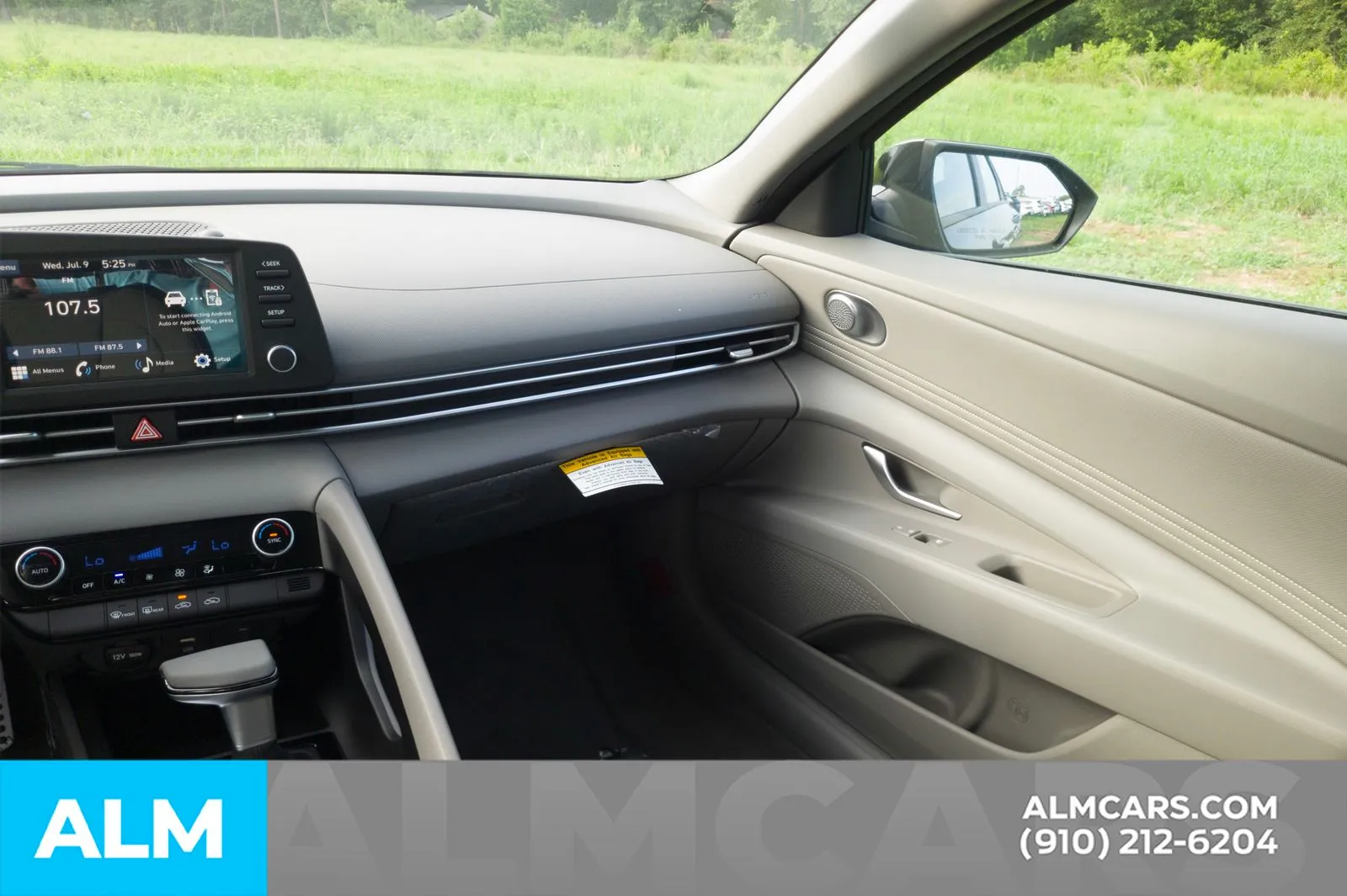 2025 Hyundai Elantra SEL - Photo 17
