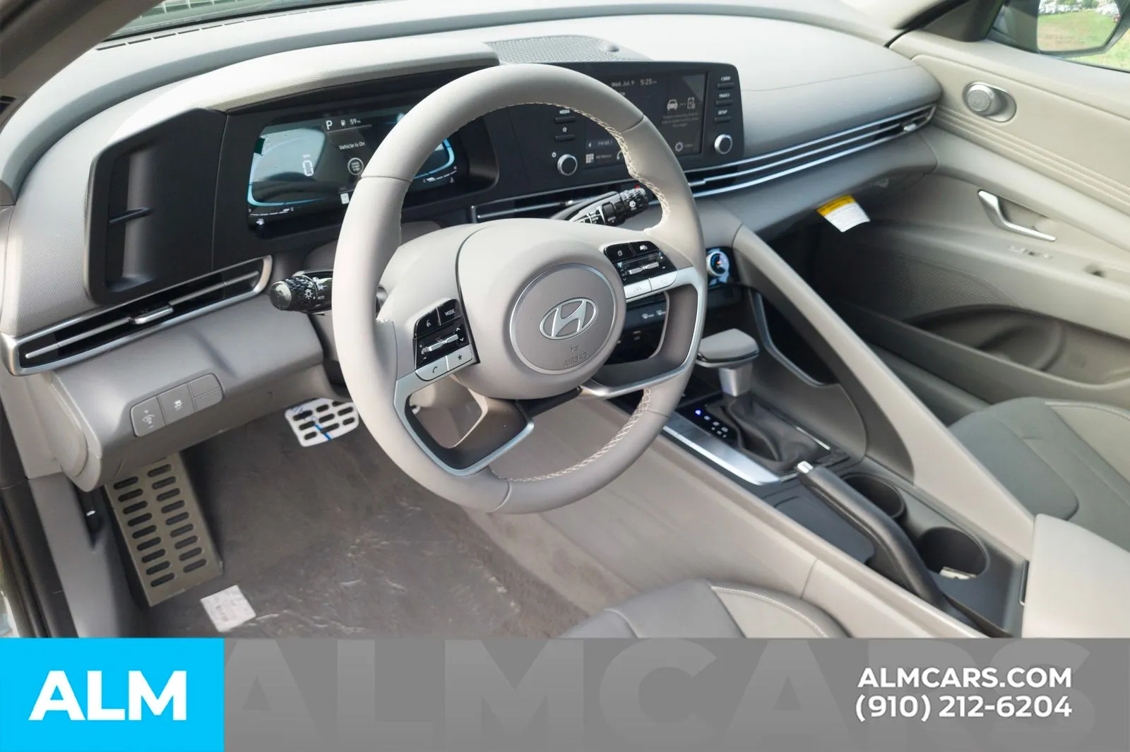 2025 Hyundai Elantra SEL - Photo 12