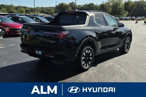 More photos of 2026 Hyundai Santa Cruz SEL at ALM Hyundai Lumberton, NC