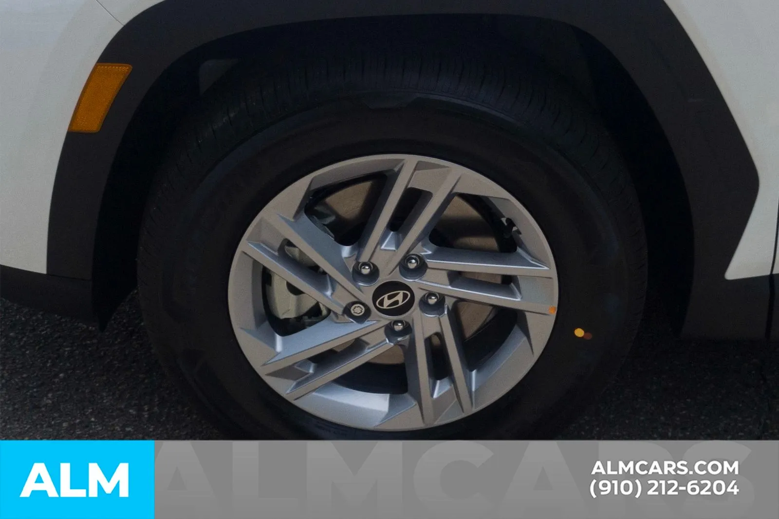 2025 Hyundai Tucson SE - Photo 11