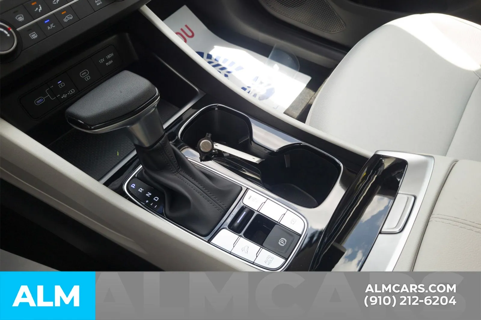 2025 Hyundai Tucson SE - Photo 22
