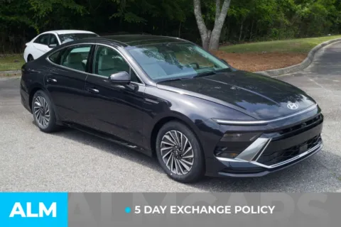 Another view of 2025 Hyundai Sonata Hybrid Limited for sale in Lumberton, NC at ALM Hyundai Lumberton
