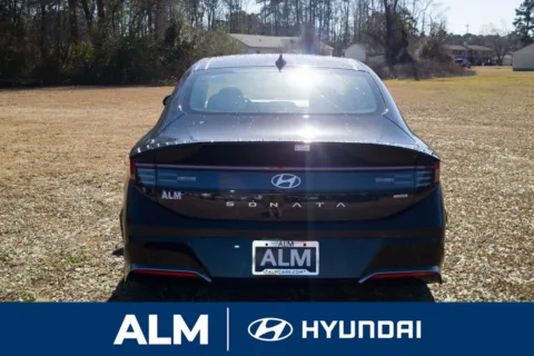 More photos of 2025 Hyundai Sonata Hybrid Limited at ALM Hyundai Lumberton, NC
