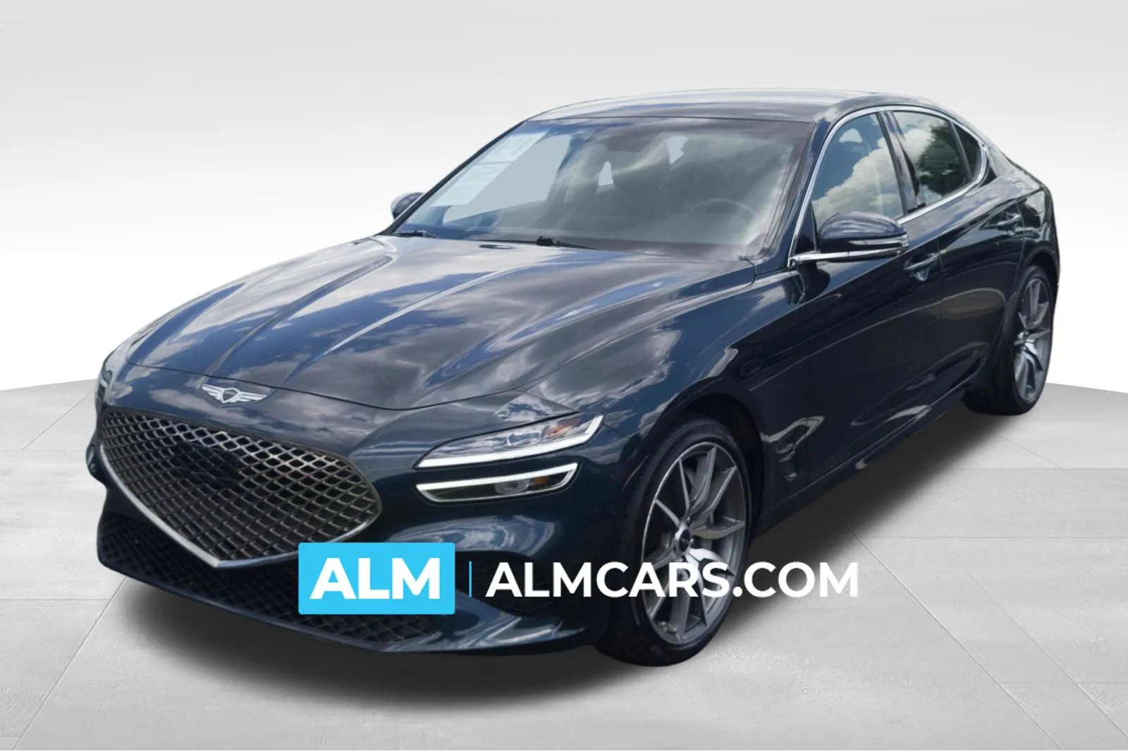 2025 Genesis G70 2.5T Standard's photo