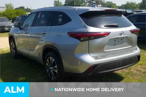 More photos of 2023 Toyota Highlander XLE at ALM Hyundai Lumberton, NC