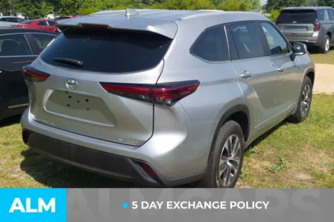 More photos of 2023 Toyota Highlander XLE at ALM Hyundai Lumberton, NC