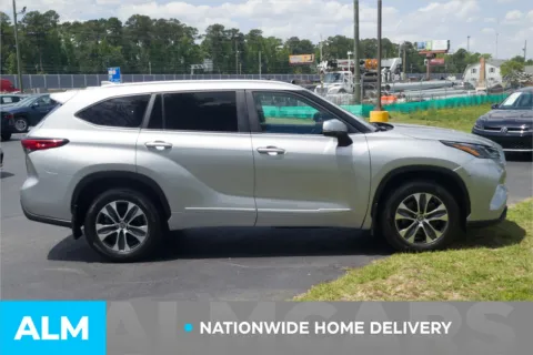 More photos of 2023 Toyota Highlander XLE at ALM Hyundai Lumberton, NC