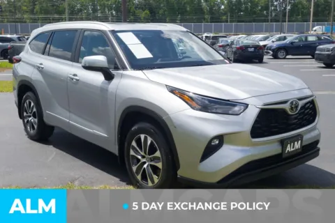 More photos of 2023 Toyota Highlander XLE at ALM Hyundai Lumberton, NC