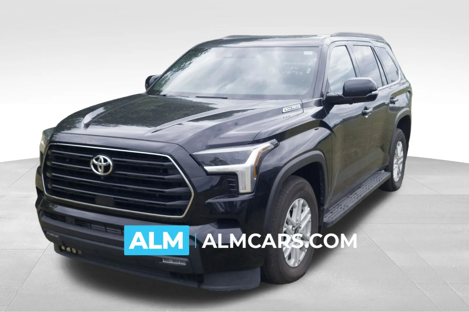 2025 Toyota Sequoia SR5 4WD i-FORCE MAX Hybrid's photo
