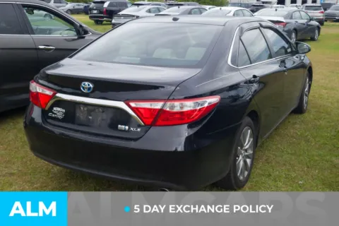 More photos of 2017 Toyota Camry Hybrid LE at ALM Hyundai Lumberton, NC