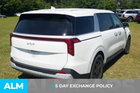 More photos of 2025 Kia Carnival LXS at ALM Hyundai Lumberton, NC
