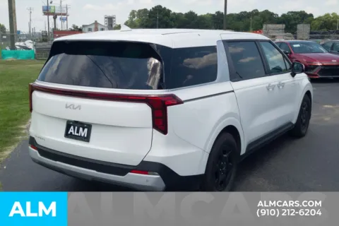 More photos of 2025 Kia Carnival LXS at ALM Hyundai Lumberton, NC