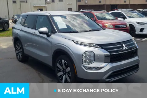 More photos of 2025 Mitsubishi Outlander SE at ALM Hyundai Lumberton, NC