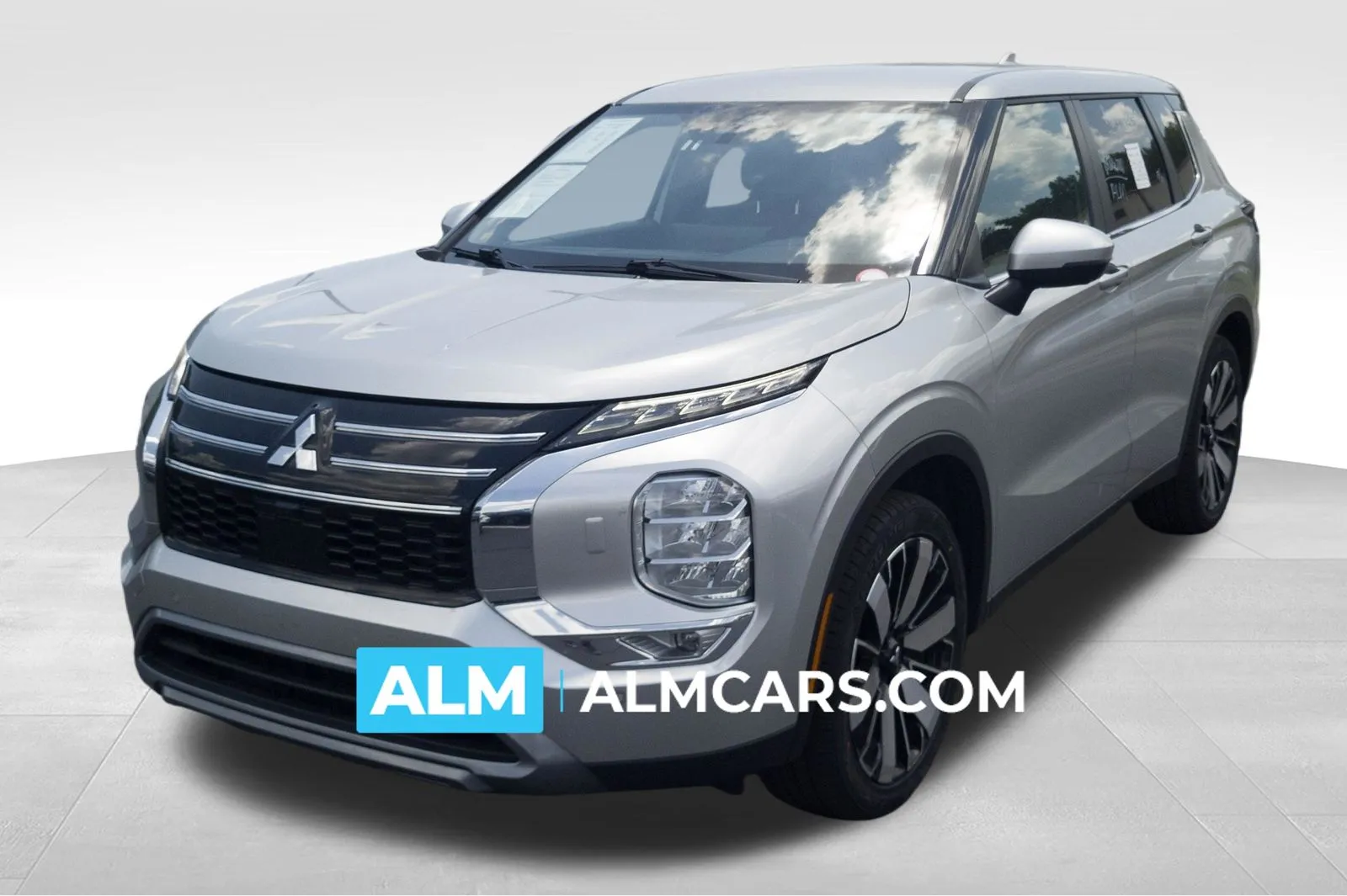 2025 Mitsubishi Outlander SE S-AWC's photo