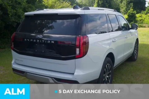More photos of 2025 Ford Expedition Platinum at ALM Hyundai Lumberton, NC