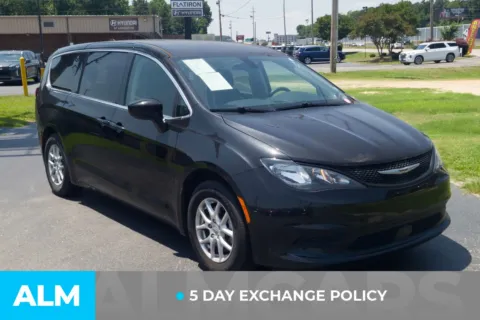More photos of 2022 Chrysler Voyager LX at ALM Hyundai Lumberton, NC