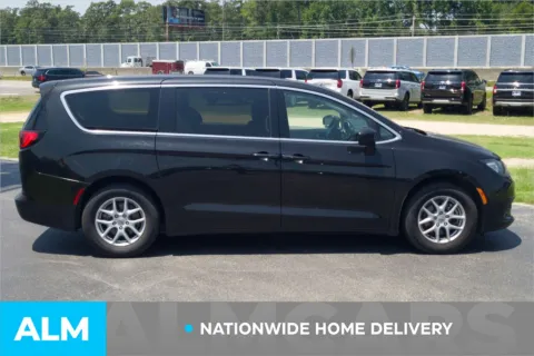 More photos of 2022 Chrysler Voyager LX at ALM Hyundai Lumberton, NC