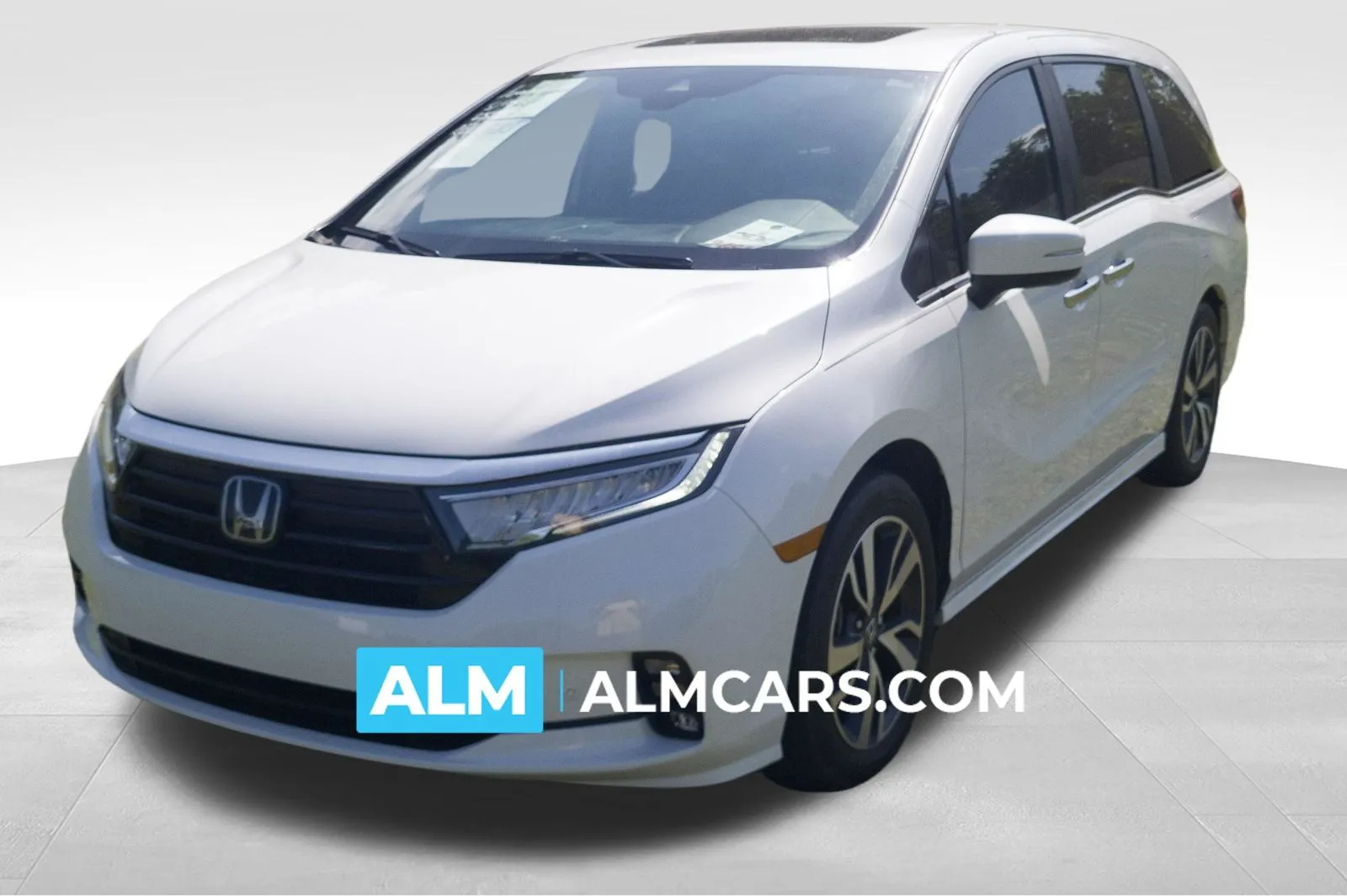 2024 Honda Odyssey Touring's photo