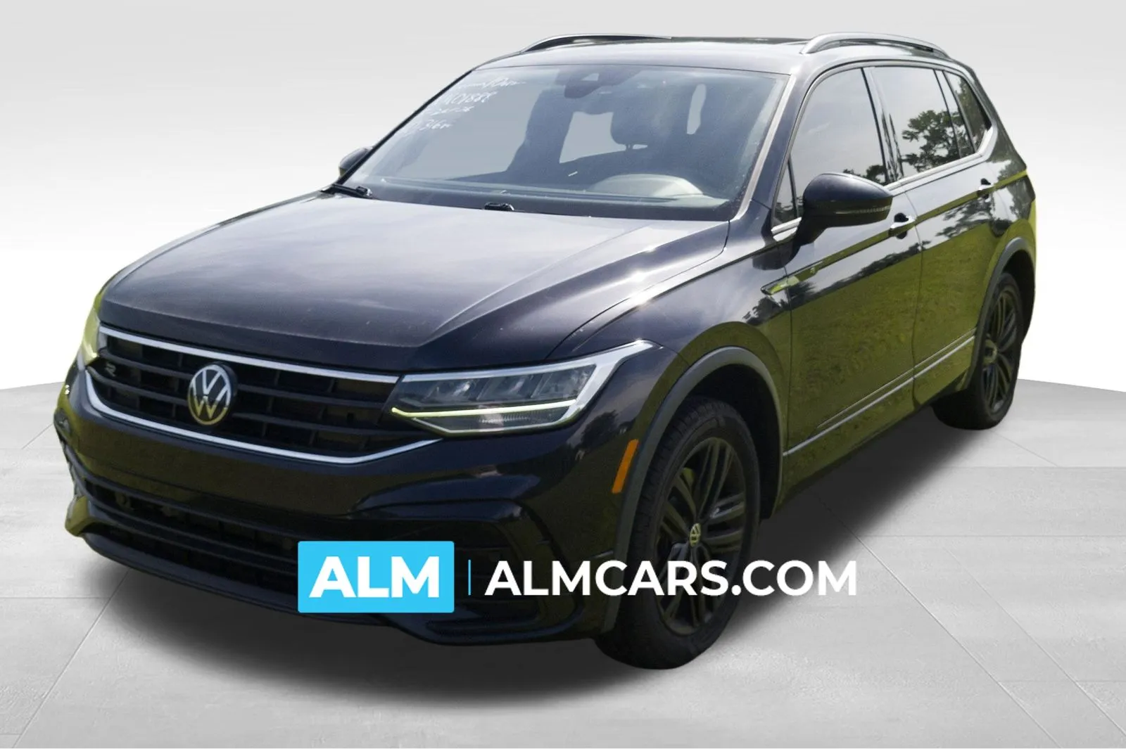 2022 Volkswagen Tiguan 2.0T SE R-Line Black 4Motion's photo